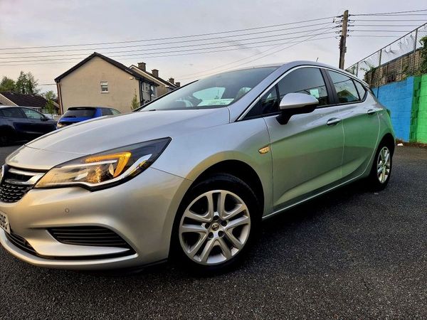 Vauxhall Astra Hatchback, Petrol, 2016, Silver