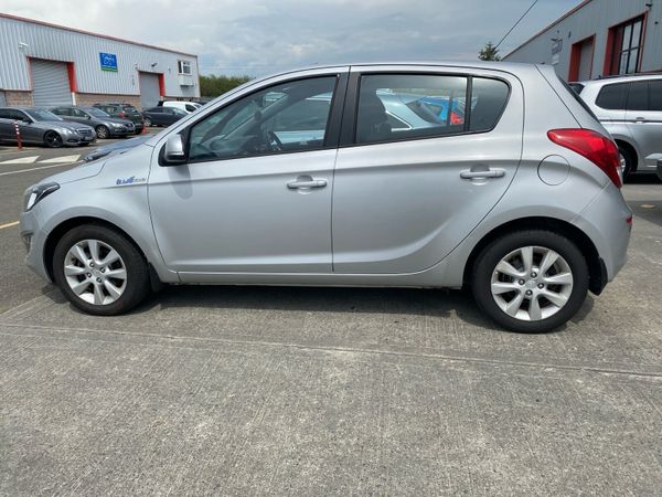Hyundai i20 Hatchback, Diesel, 2014, Silver
