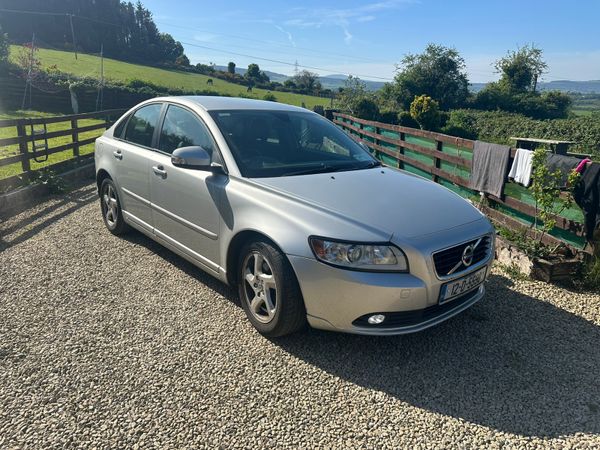 Volvo S40 Saloon, Diesel, 2012, Silver