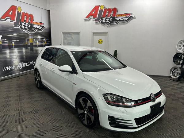 Volkswagen Golf Hatchback, Petrol, 2014, White