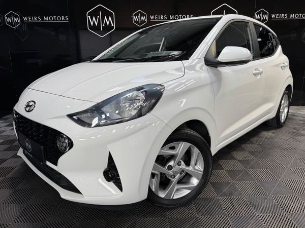 Hyundai i10 Hatchback, Petrol, 2021, White