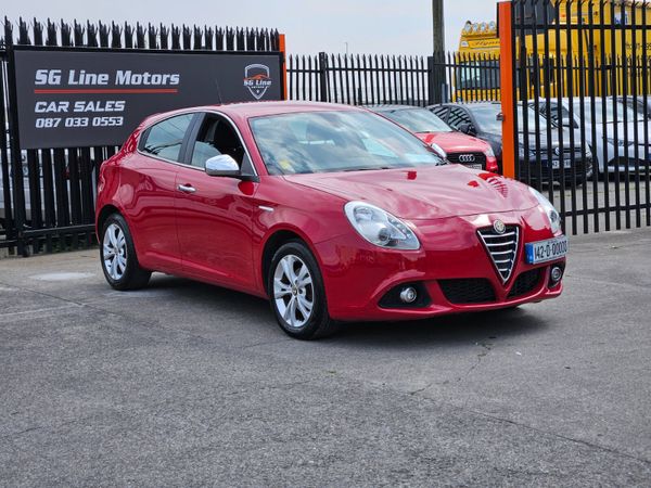 Alfa Romeo Giulietta Hatchback, Diesel, 2014, Red