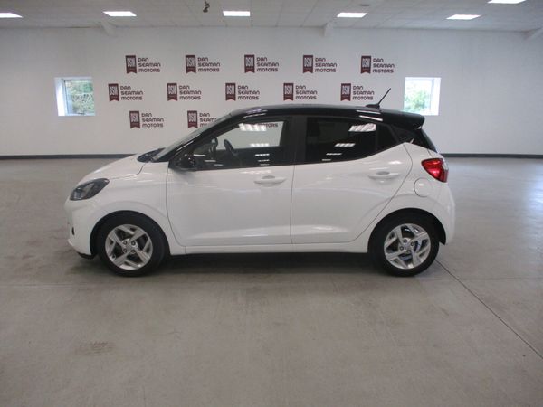 Hyundai i10 Hatchback, Petrol, 2022, White