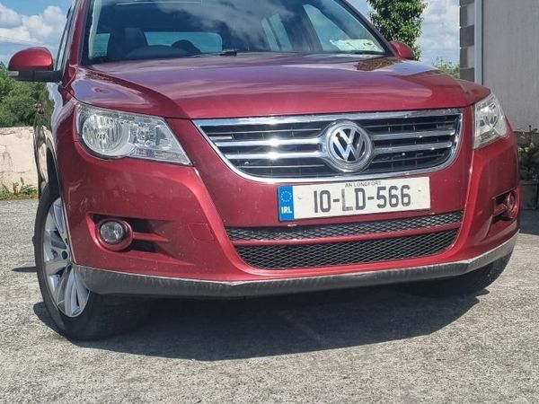 Volkswagen Tiguan SUV, Diesel, 2010, Red