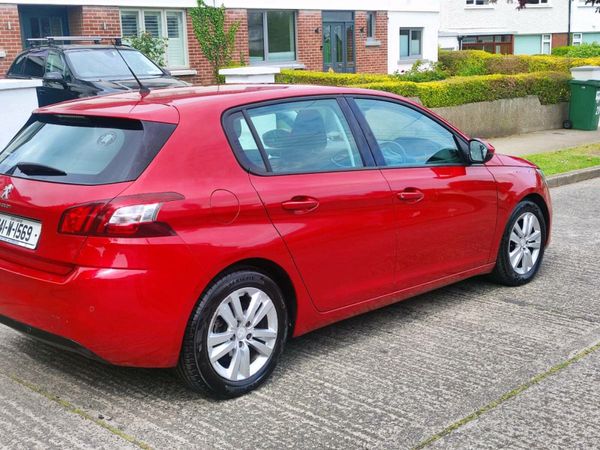 Peugeot 308 Hatchback, Diesel, 2014, Red