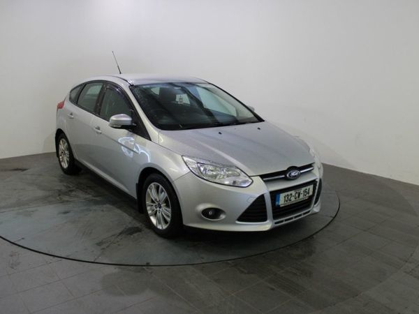 Ford Focus Hatchback, Petrol, 2013, Silver