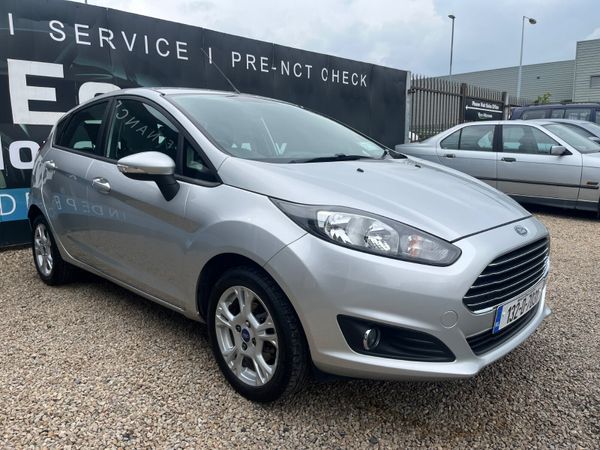 Ford Fiesta Hatchback, Petrol, 2013, Silver