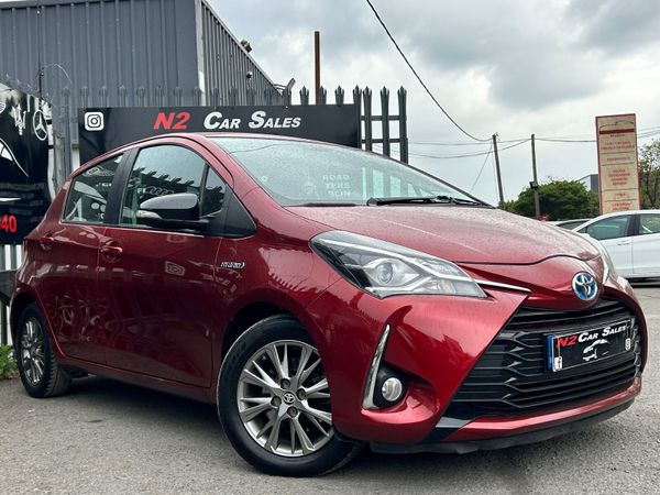 Toyota Yaris Hatchback, Petrol Hybrid, 2015, Red