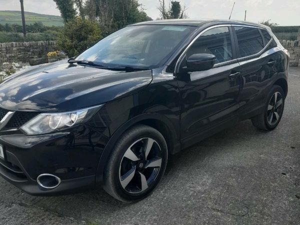 Nissan Qashqai Hatchback, Diesel, 2016, Black