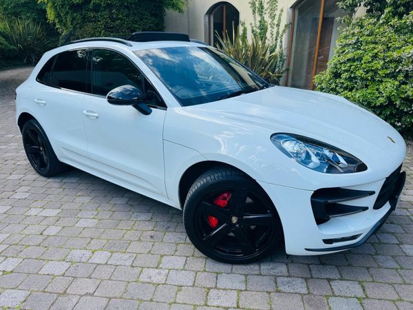 Porsche Macan SUV, Petrol, 2017, Red