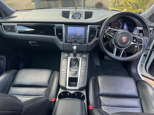 Porsche Macan SUV, Petrol, 2017, Red