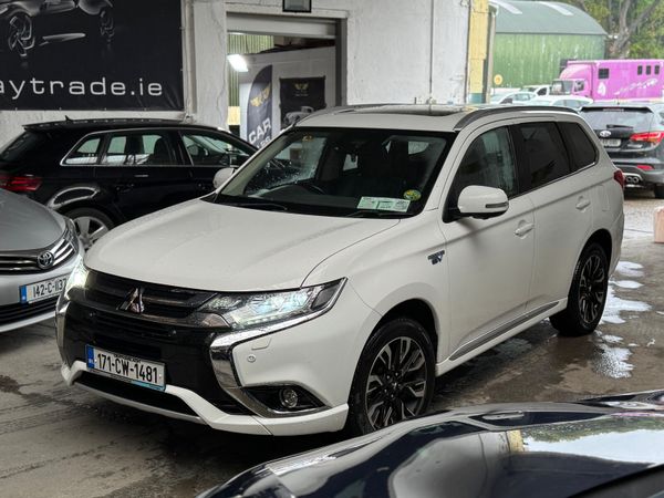 Mitsubishi Outlander SUV, Petrol Plug-in Hybrid, 2017, White