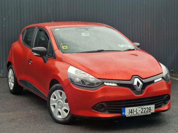 Renault Clio Hatchback, Petrol, 2014, Red