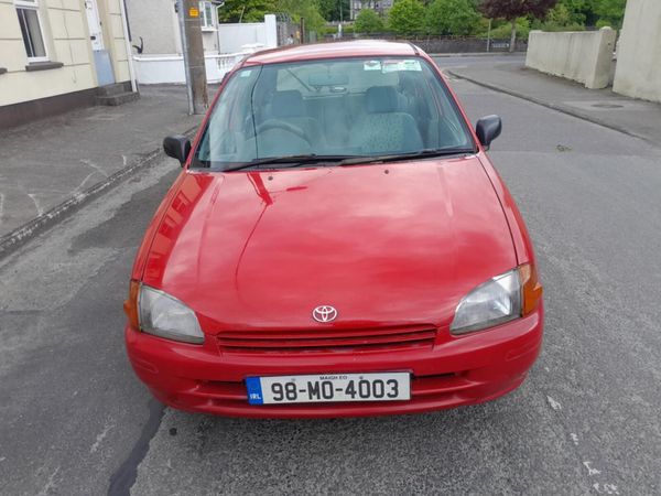 Toyota Starlet Hatchback, Petrol, 1998, Red