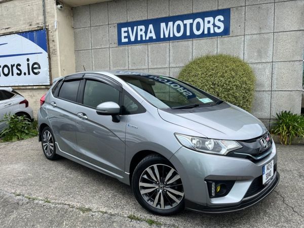 Honda Fit Hatchback, Petrol Hybrid, 2014, Silver