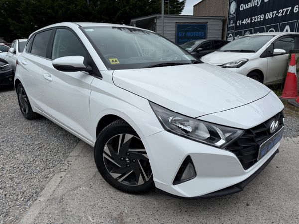 Hyundai i20 Hatchback, Petrol, 2023, White