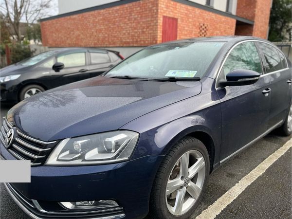 Volkswagen Passat Saloon, Petrol, 2012, Blue