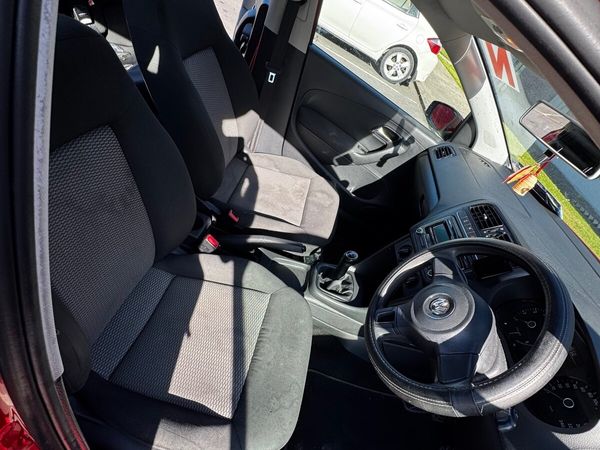 Volkswagen Polo Hatchback, Petrol, 2011, Red