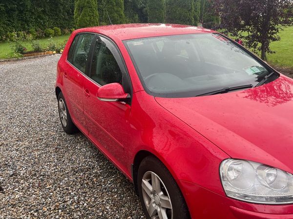 Volkswagen Golf Hatchback, Petrol, 2009, Red