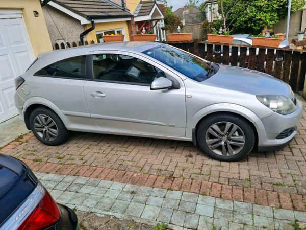Opel Astra Hatchback, Diesel, 2010, Silver