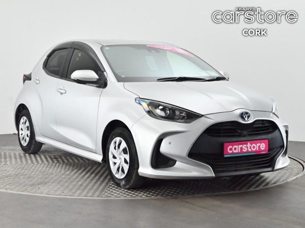 Toyota Yaris Hatchback, Petrol Hybrid, 2020, Silver