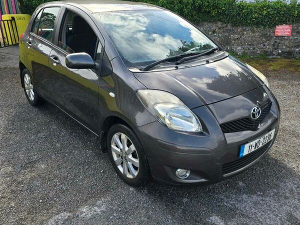 Toyota Yaris Hatchback, Petrol, 2011, Grey