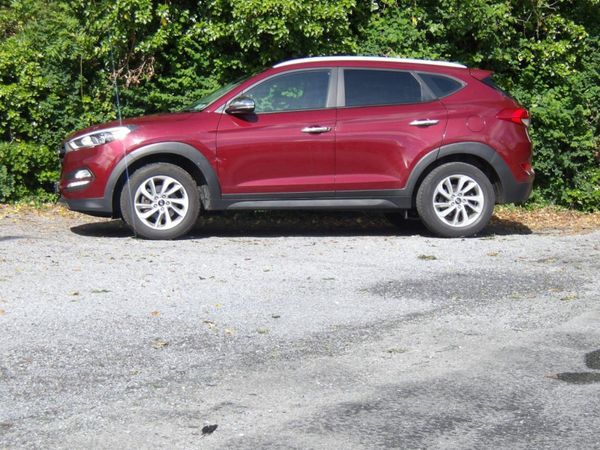 Hyundai Tucson SUV, Diesel, 2016, Burgundy