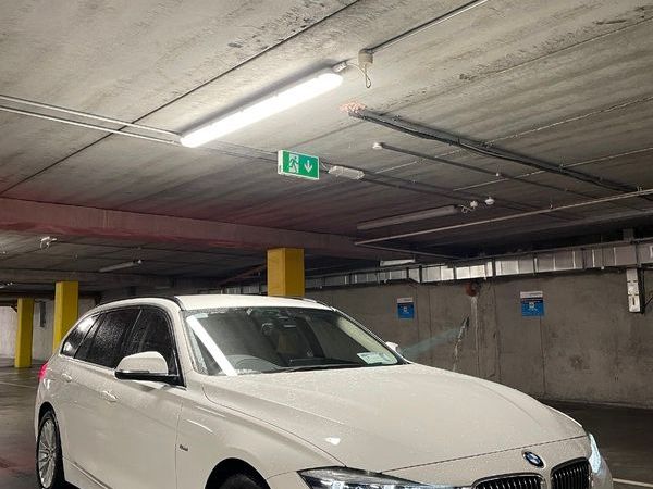 BMW 3-Series Estate, Petrol, 2016, White