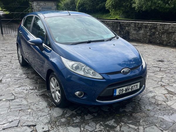 Ford Fiesta Hatchback, Diesel, 2009, Blue