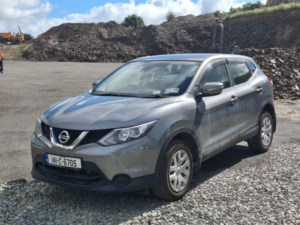 Nissan Qashqai Hatchback, Petrol, 2014, Grey