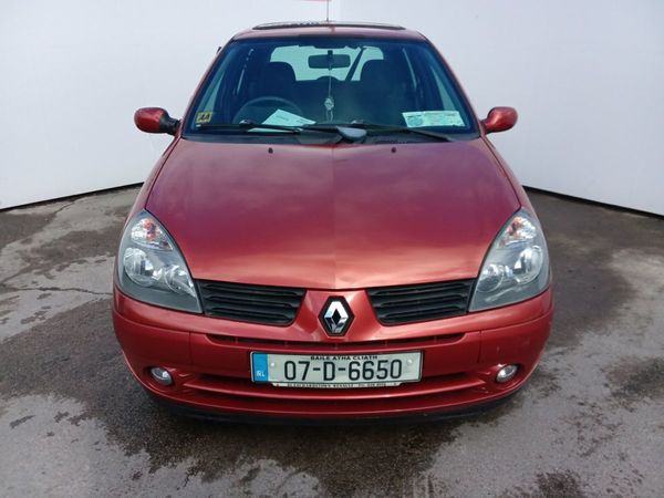 Renault Clio Hatchback, Petrol, 2007, Red