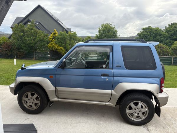 Mitsubishi Pajero SUV, Petrol, 1997, Blue