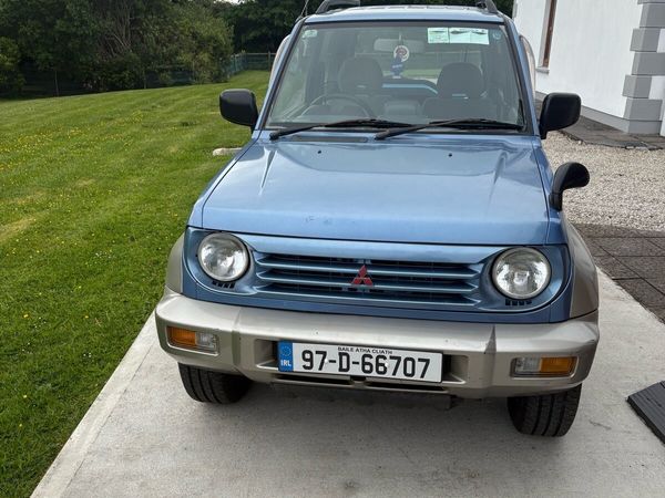 Mitsubishi Pajero SUV, Petrol, 1997, Blue