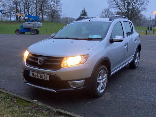 Dacia Sandero Stepway Hatchback, Diesel, 2016, Silver