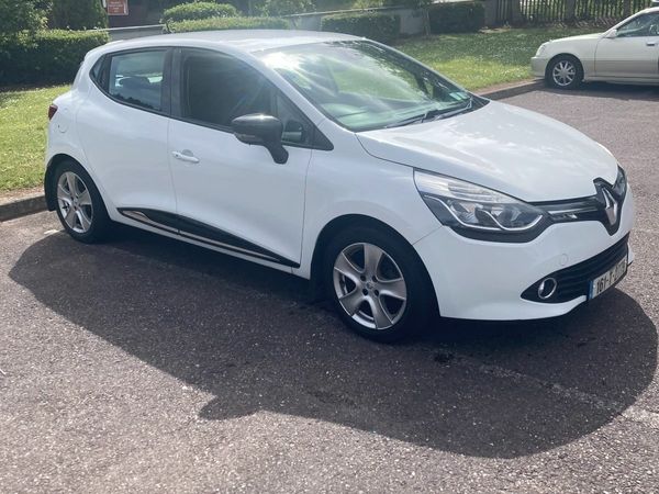 Renault Clio Hatchback, Petrol, 2016, White