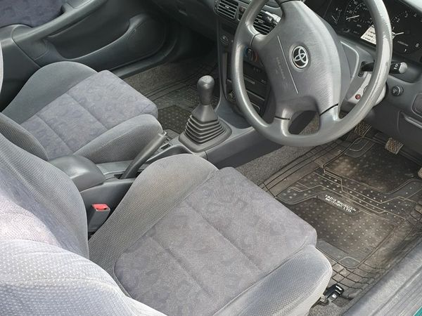 Toyota Corolla Hatchback, Petrol, 2000, Green