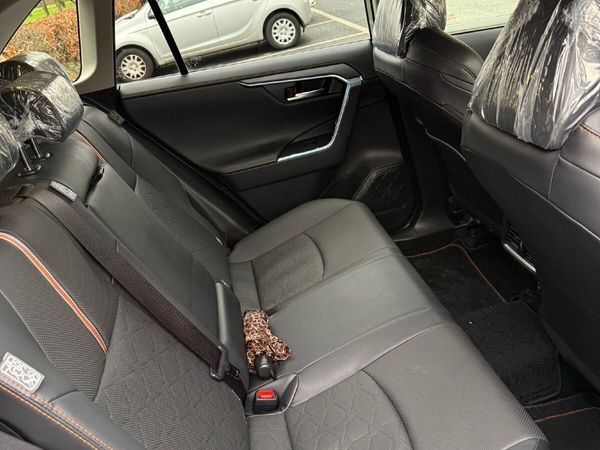 Toyota RAV4 SUV, Petrol Hybrid, 2022, Green