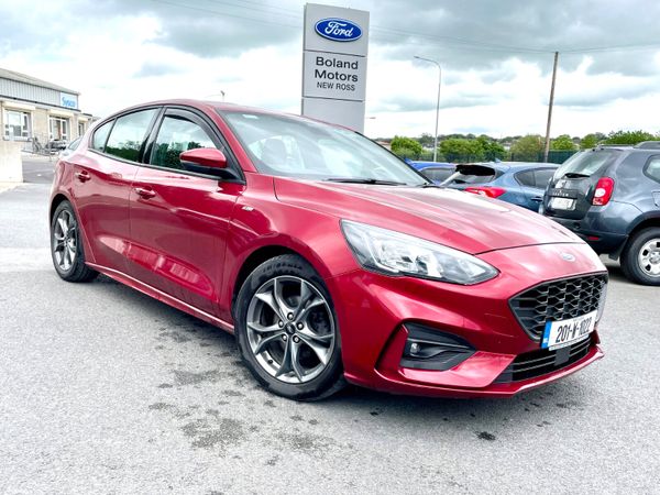 Ford Focus Hatchback, Diesel, 2020, Red