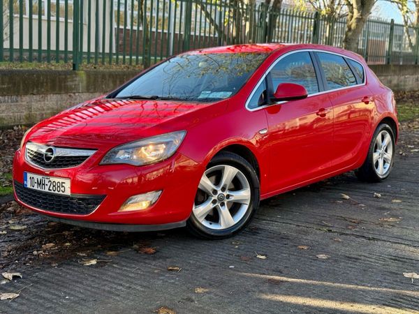 Opel Astra Hatchback, Diesel, 2010, Red