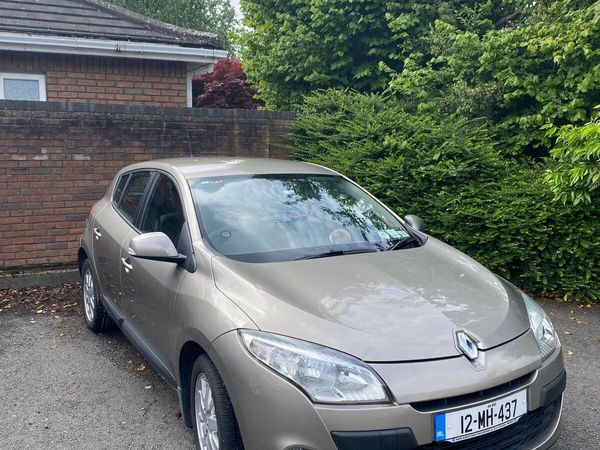 Renault Megane Hatchback, Diesel, 2012, Gold