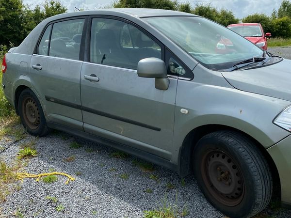 Nissan Tiida Saloon, Diesel, 2010, Grey