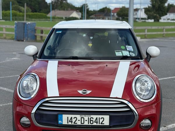 Mini Cooper Hatchback, Diesel, 2014, Red