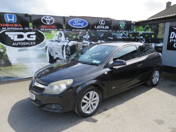 Opel Astra Hatchback, Petrol, 2010, Black