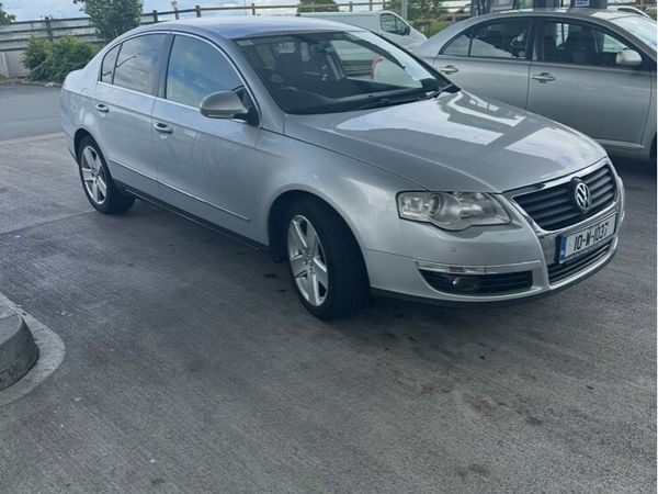Volkswagen Passat Saloon, Diesel, 2010, Silver
