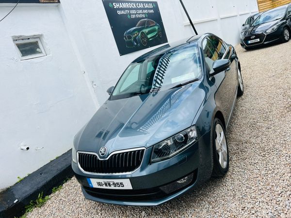 Skoda Octavia Saloon, Diesel, 2016, Grey