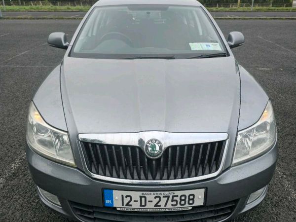 Skoda Octavia Saloon, Petrol, 2012, Grey