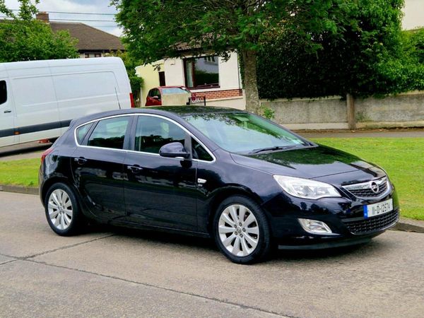 Opel Astra Hatchback, Diesel, 2011, Black