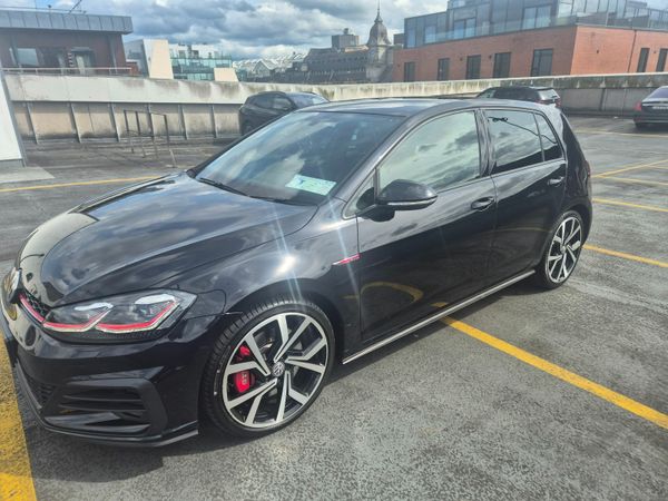 Volkswagen Golf Estate, Petrol, 2019, Black