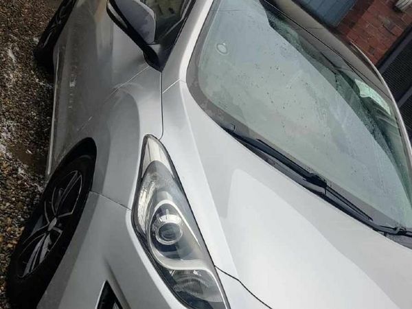 Hyundai i30 MPV, Diesel, 2012, Silver