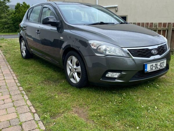 Kia Ceed MPV, Diesel, 2012, Silver